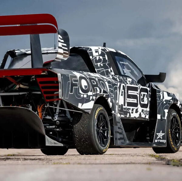 Racing Pickup – Ford F-150 SuperTruck