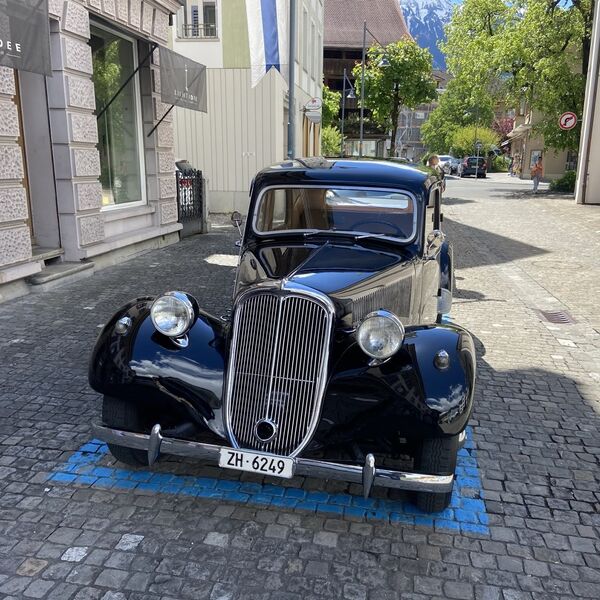 Viele Oldtimer in Sarnen