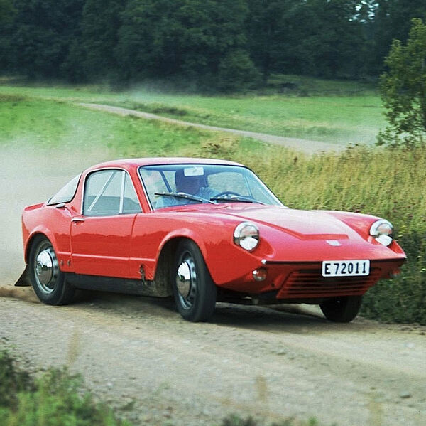 Saab et Volvo à Unterseen