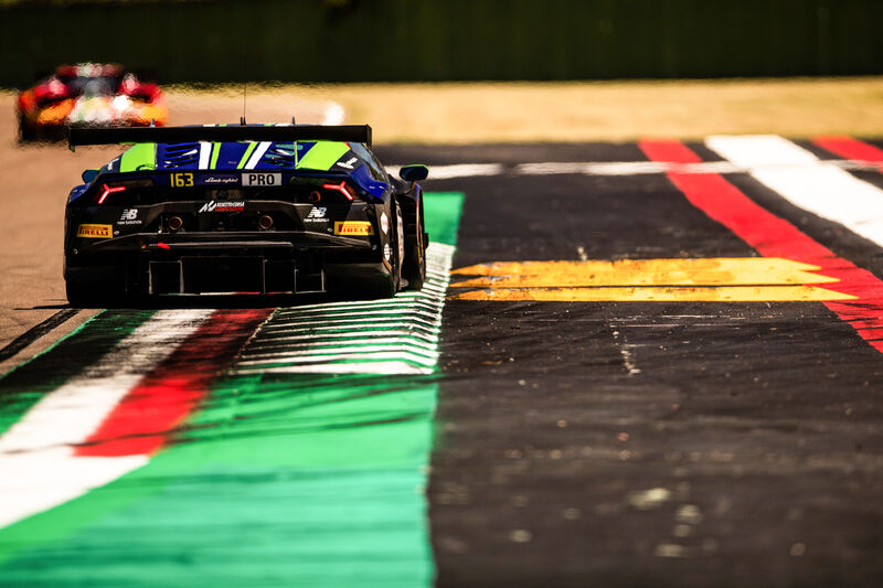 Unglückliches Wochenende für Emil Frey Racing am Nürburgring